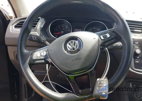 2019 Volkswagen Tiguan 2.0T Se/2.0T Sel/2.0T Sel R-Line/2.0T Sel R-Line Black z USA, uszkodzony, nr VIN 3VV3B7AX5KM162820